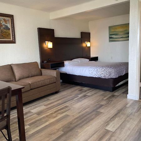 Holiday Motel Westport Dış mekan fotoğraf