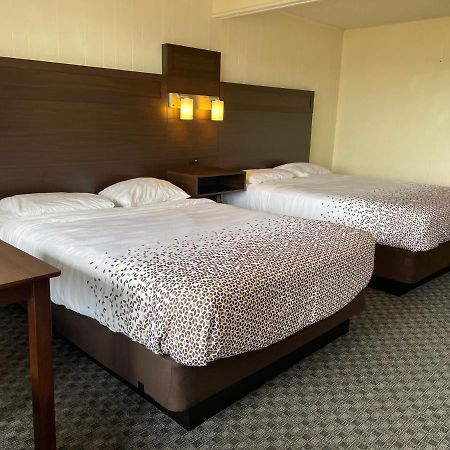 Holiday Motel Westport Dış mekan fotoğraf
