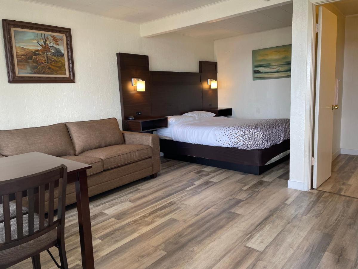 Holiday Motel Westport Dış mekan fotoğraf