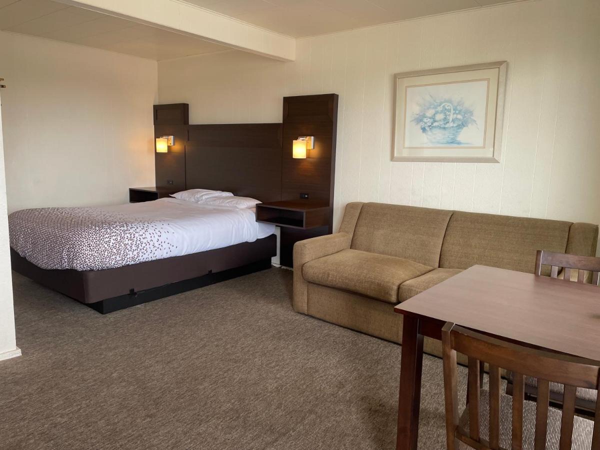 Holiday Motel Westport Dış mekan fotoğraf